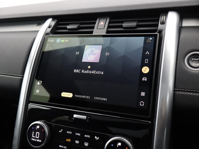 2023 (73) LAND ROVER DISCOVERY 3.0 D300 Dynamic SE 5dr Auto 5842337