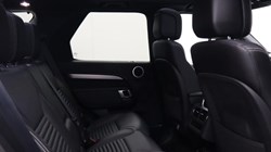 2023 (73) LAND ROVER DISCOVERY 3.0 D300 Dynamic SE 5dr Auto 5842304