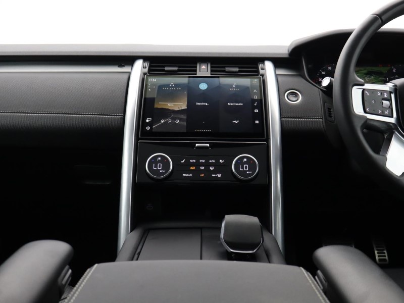 2023 (73) LAND ROVER DISCOVERY 3.0 D300 Dynamic SE 5dr Auto 5842322