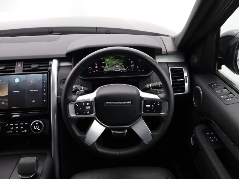 2023 (73) LAND ROVER DISCOVERY 3.0 D300 Dynamic SE 5dr Auto 5842324