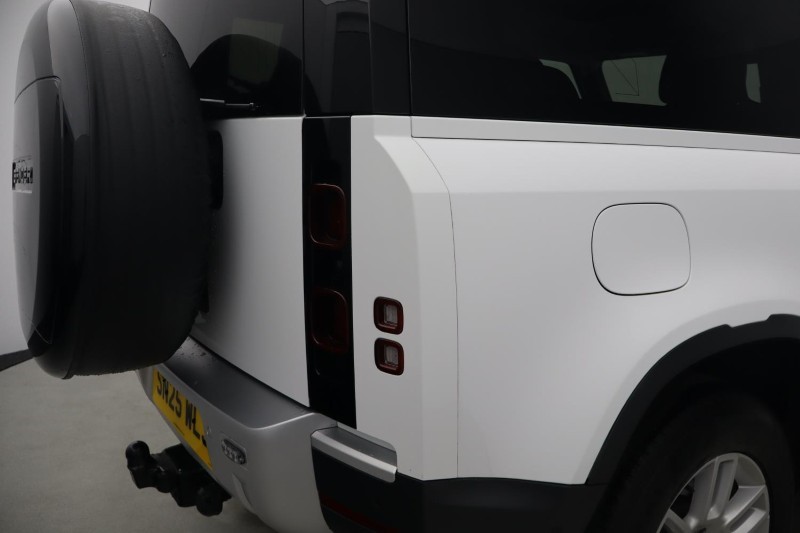 2025 (25) LAND ROVER DEFENDER 3.0 D350 S 90 3dr Auto 5736887