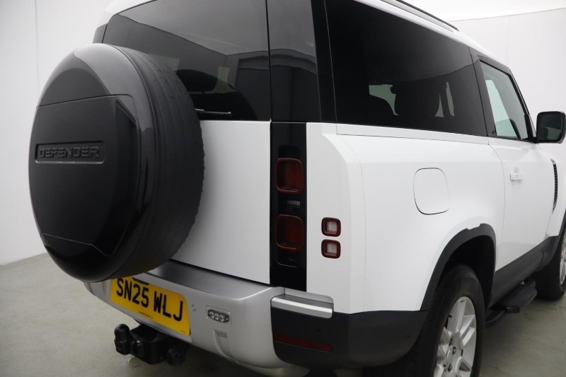 2025 (25) LAND ROVER DEFENDER 3.0 D350 S 90 3dr Auto 5736877