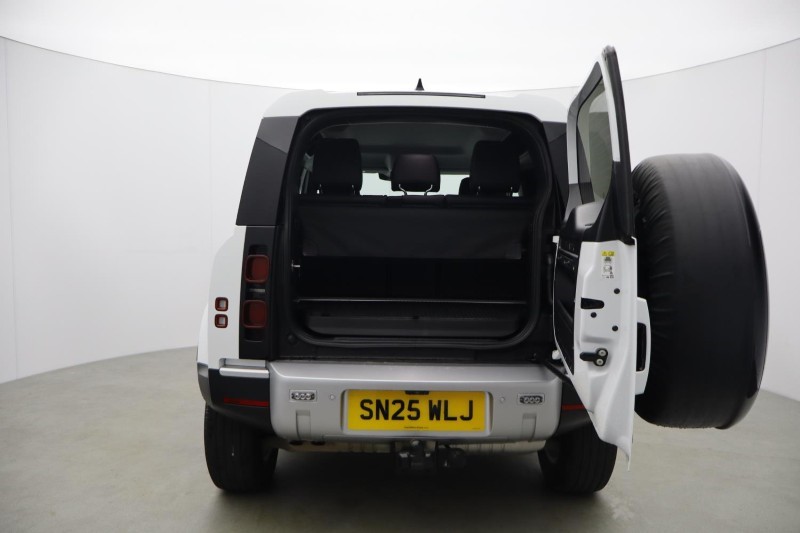 2025 (25) LAND ROVER DEFENDER 3.0 D350 S 90 3dr Auto 5736880