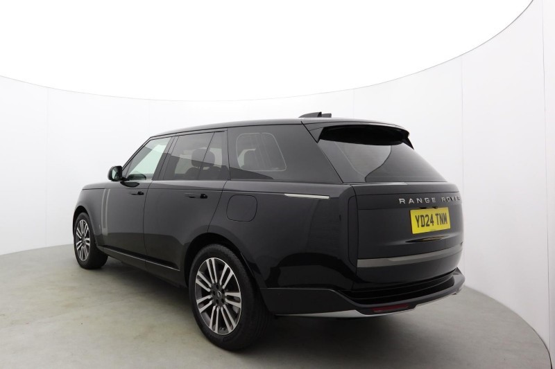 2024 (24) LAND ROVER RANGE ROVER 3.0 P460e SE 4dr Auto