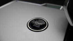 2024 (24) LAND ROVER RANGE ROVER 3.0 P460e SE 4dr Auto 5780377