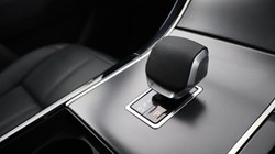 2024 (74) LAND ROVER RANGE ROVER VELAR 2.0 D200 MHEV Dynamic SE 5dr Auto 5758342