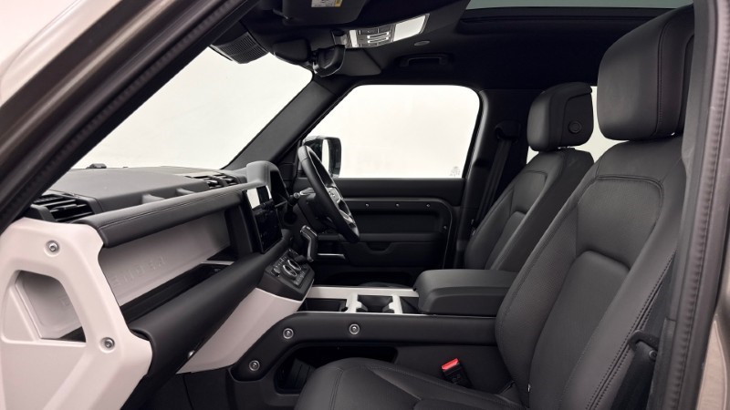 2025 (74) LAND ROVER DEFENDER 3.0 D350 X-Dynamic HSE 110 5dr Auto [7 Seat] 5761246