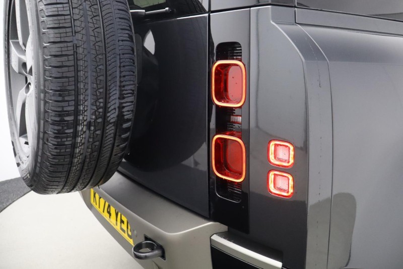 2025 (74) LAND ROVER DEFENDER 3.0 D350 X-Dynamic HSE 110 5dr Auto [7 Seat] 5758604