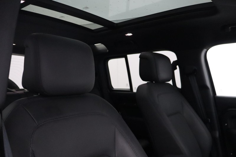 2025 (74) LAND ROVER DEFENDER 3.0 D350 X-Dynamic HSE 110 5dr Auto [7 Seat] 5758577