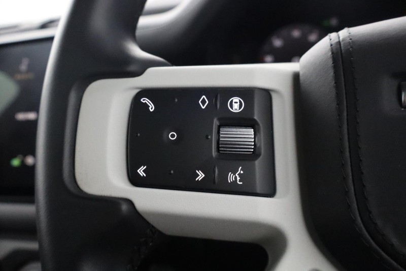 2025 (74) LAND ROVER DEFENDER 3.0 D350 X-Dynamic HSE 110 5dr Auto [7 Seat] 5758581
