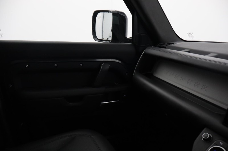2025 (74) LAND ROVER DEFENDER 3.0 D350 X-Dynamic HSE 110 5dr Auto [7 Seat] 5758597