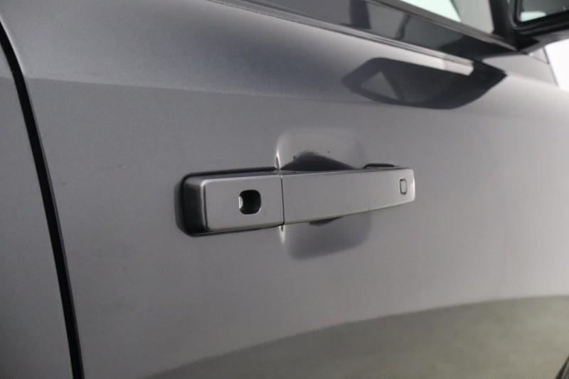 2025 (74) LAND ROVER DEFENDER 3.0 D350 X-Dynamic HSE 110 5dr Auto [7 Seat] 5758573