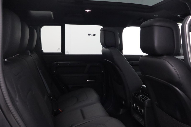 2025 (74) LAND ROVER DEFENDER 3.0 D350 X-Dynamic HSE 110 5dr Auto [7 Seat] 5758556