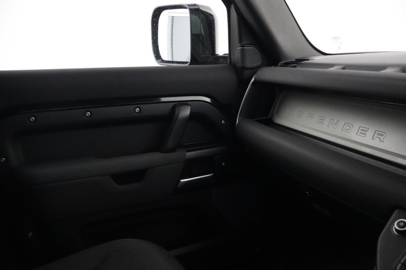 2021 (71) LAND ROVER COMMERCIAL DEFENDER 3.0 D200 Hard Top Auto [3 Seat] 5777922