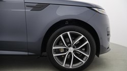 2025 (74) LAND ROVER RANGE ROVER SPORT 3.0 D300 Dynamic SE 5dr Auto 5777023