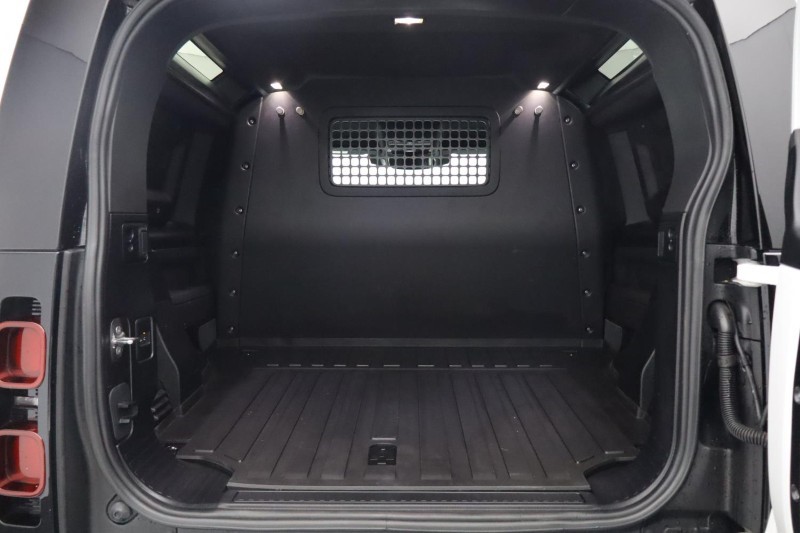 2024 (24) LAND ROVER COMMERCIAL DEFENDER 3.0 D250 Hard Top Auto 5799636
