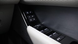 2019 (69) LAND ROVER RANGE ROVER VELAR 2.0 D240 R-Dynamic SE 5dr Auto 5798367