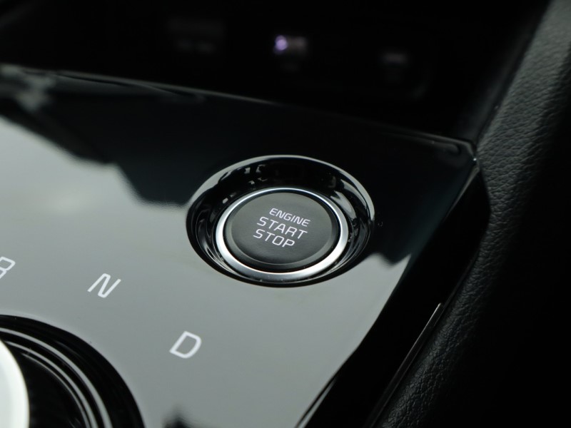 2025 (25) KIA SPORTAGE 1.6T GDi 207 HEV 3 5dr Auto 4841149