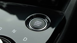 2025 (25) KIA SPORTAGE 1.6T GDi 207 HEV 3 5dr Auto 4841149