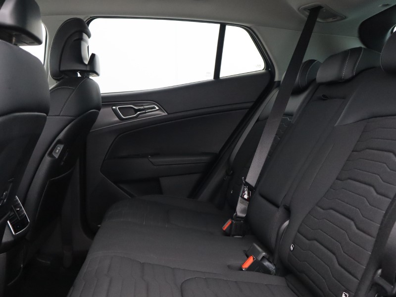 2025 (25) KIA SPORTAGE 1.6T GDi 207 HEV 3 5dr Auto 4841113