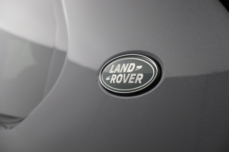 2023 (73) LAND ROVER COMMERCIAL DEFENDER 3.0 D250 Hard Top SE Auto 5870559