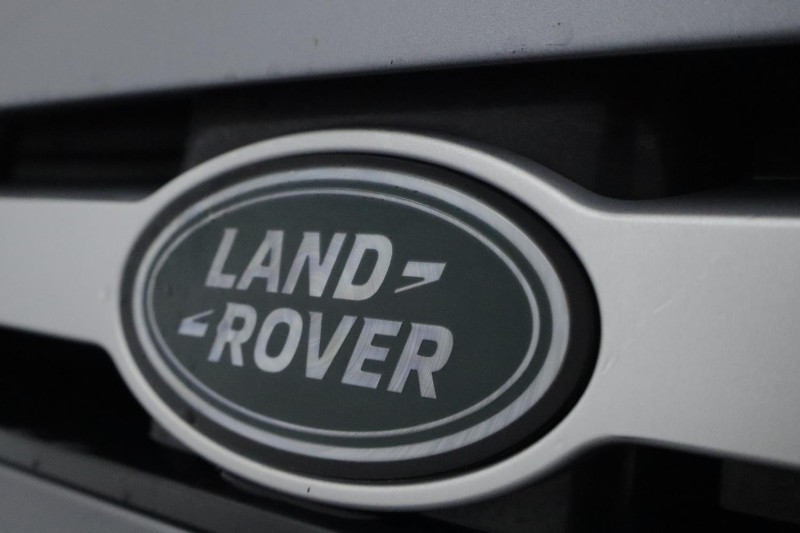 2023 (73) LAND ROVER COMMERCIAL DEFENDER 3.0 D250 Hard Top SE Auto 5871622