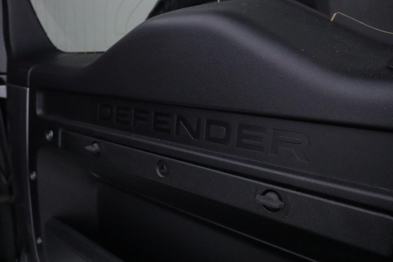 2023 (73) LAND ROVER COMMERCIAL DEFENDER 3.0 D250 Hard Top SE Auto 5871607