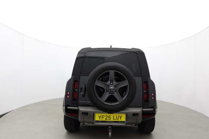2025 (25) LAND ROVER DEFENDER 2.0 P300e X-Dynamic SE 110 5dr Auto 5821125