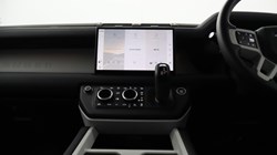 2025 (25) LAND ROVER DEFENDER 2.0 P300e X-Dynamic SE 110 5dr Auto 5821010