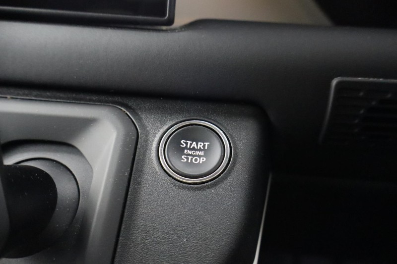 2025 (25) LAND ROVER DEFENDER 2.0 P300e X-Dynamic SE 110 5dr Auto 5821022