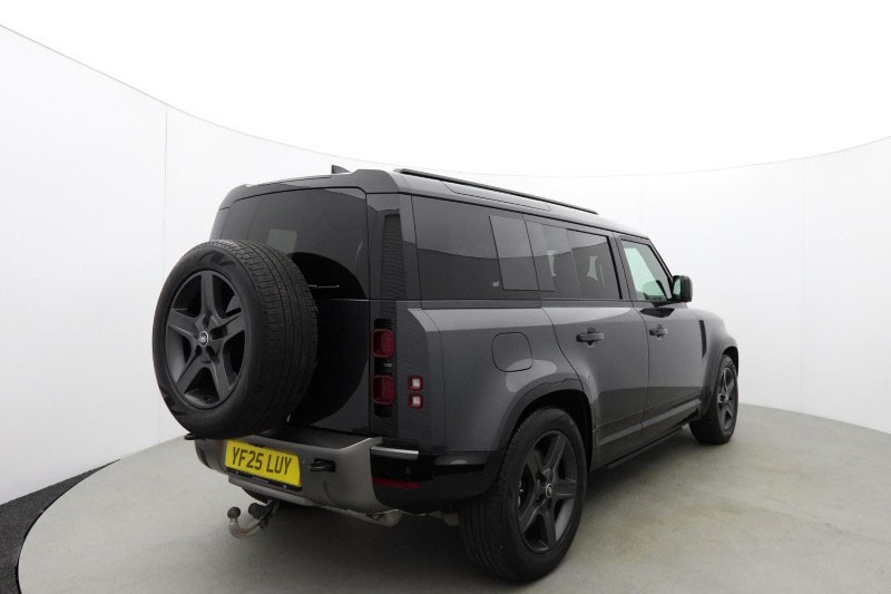 2025 (25) LAND ROVER DEFENDER 2.0 P300e X-Dynamic SE 110 5dr Auto 5821126
