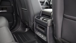 2025 (25) LAND ROVER DEFENDER 2.0 P300e X-Dynamic SE 110 5dr Auto 5820998