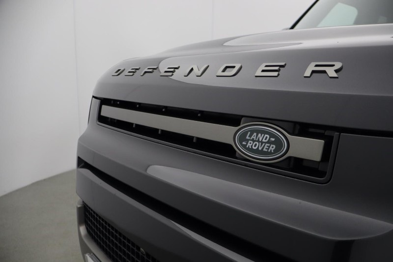 2025 (25) LAND ROVER DEFENDER 2.0 P300e X-Dynamic SE 110 5dr Auto 5821006