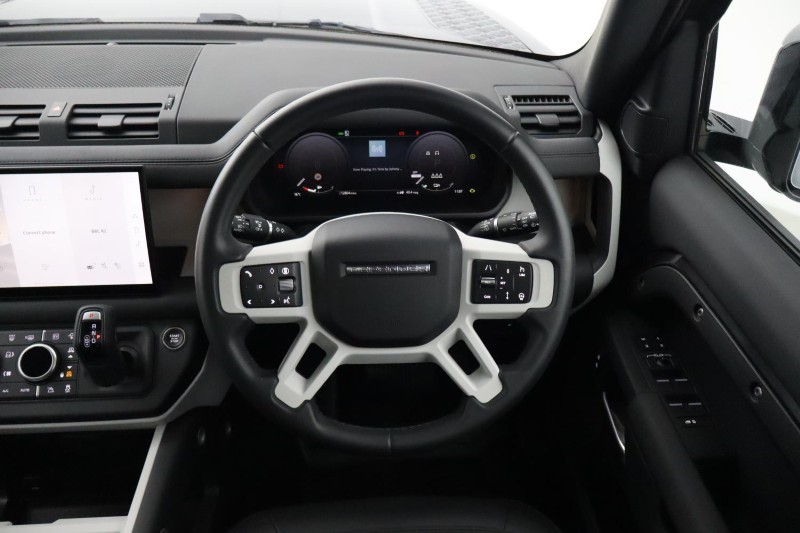 2025 (25) LAND ROVER DEFENDER 2.0 P300e X-Dynamic SE 110 5dr Auto 5821013