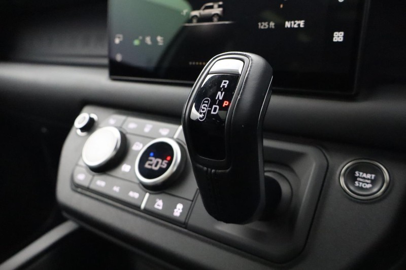 2023 (72) LAND ROVER DEFENDER 3.0 D250 X-Dynamic HSE 90 3dr Auto 5834170