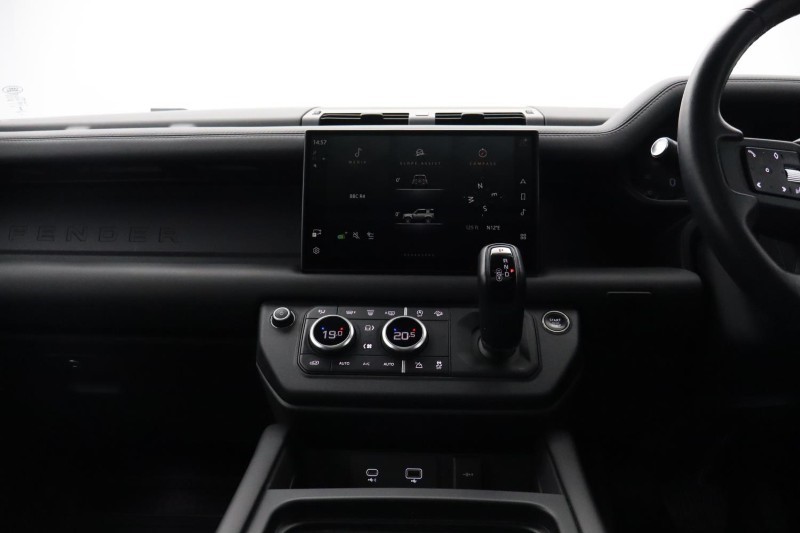 2023 (72) LAND ROVER DEFENDER 3.0 D250 X-Dynamic HSE 90 3dr Auto 5834162