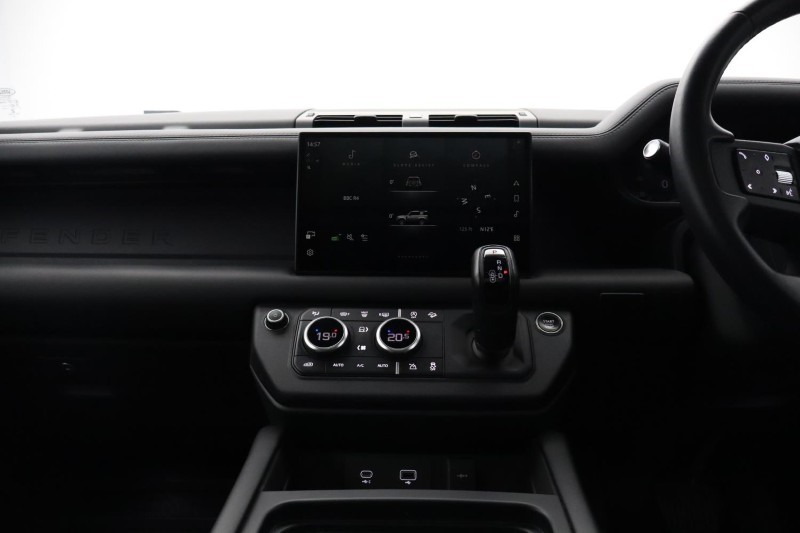 2023 (72) LAND ROVER DEFENDER 3.0 D250 X-Dynamic HSE 90 3dr Auto 5834163