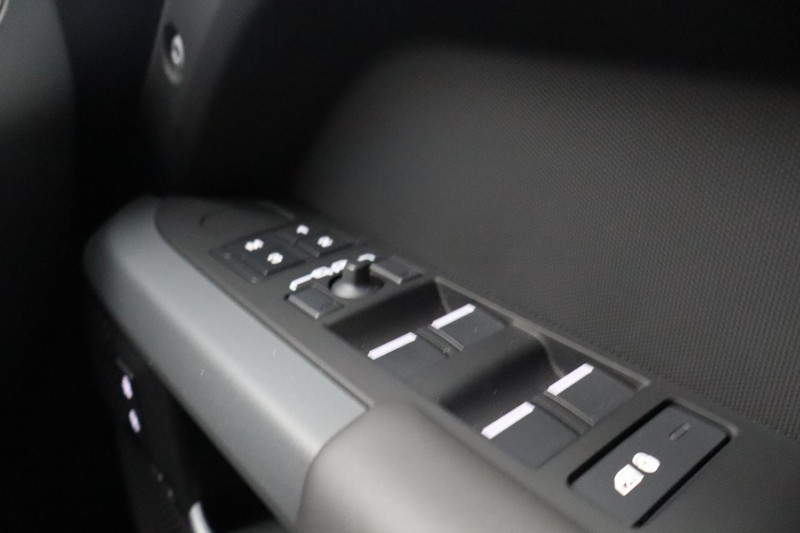 2024 (24) LAND ROVER DEFENDER 3.0 D250 X-Dynamic HSE 110 5dr Auto 5845114
