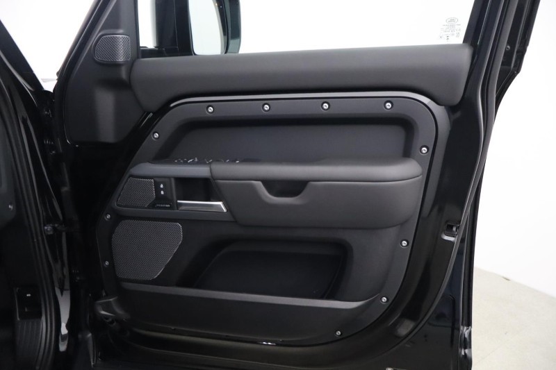 2024 (24) LAND ROVER DEFENDER 3.0 D250 X-Dynamic HSE 110 5dr Auto 5845094