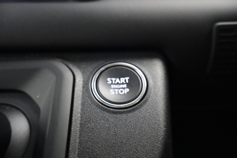 2024 (24) LAND ROVER DEFENDER 3.0 D250 X-Dynamic HSE 110 5dr Auto 5845117