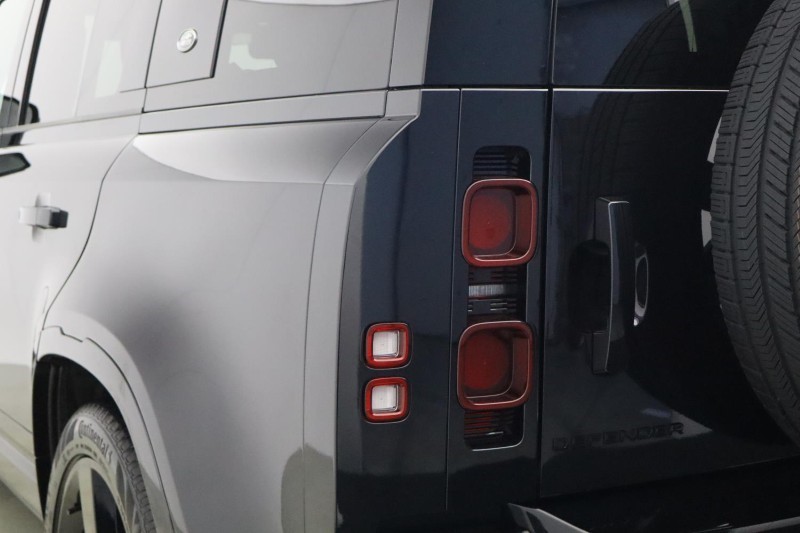 2024 (24) LAND ROVER DEFENDER 3.0 D250 X-Dynamic HSE 110 5dr Auto 5845064