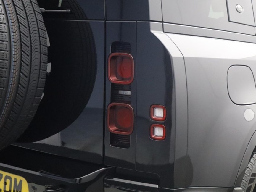 2024 (24) LAND ROVER DEFENDER 3.0 D250 X-Dynamic HSE 110 5dr Auto