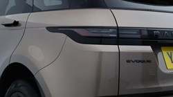 2024 (74) LAND ROVER RANGE ROVER EVOQUE 2.0 D200 Dynamic SE 5dr Auto 5847350