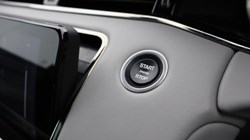 2022 (22) LAND ROVER RANGE ROVER EVOQUE 2.0 D200 R-Dynamic HSE 5dr Auto 5827222