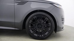 2026 (26) LAND ROVER RANGE ROVER SPORT 3.0 P460e Dynamic SE 5dr Auto 5817965