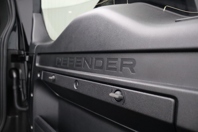 2026 (26) LAND ROVER DEFENDER 4.4 P635 Octa 110 5dr Auto 5818140