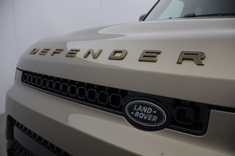 2026 (26) LAND ROVER DEFENDER 4.4 P635 Octa 110 5dr Auto 5818165