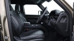 2026 (26) LAND ROVER DEFENDER 4.4 P635 Octa 110 5dr Auto 5818183