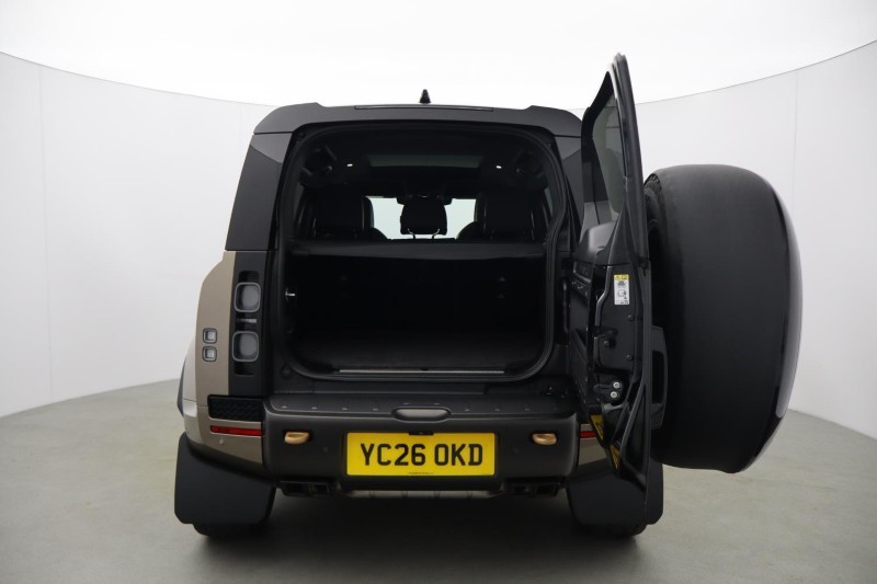 2026 (26) LAND ROVER DEFENDER 4.4 P635 Octa 110 5dr Auto 5818137