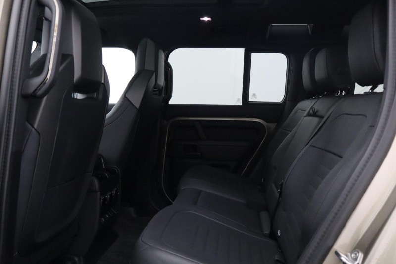 2026 (26) LAND ROVER DEFENDER 4.4 P635 Octa 110 5dr Auto 5818150